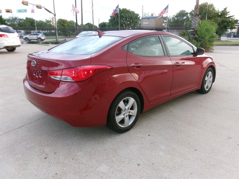 2012 Hyundai ELANTRA GLS - Photo 15 - Houston, TX 77040