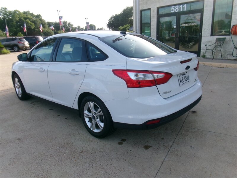 2014 Ford Focus SE - Photo 17
