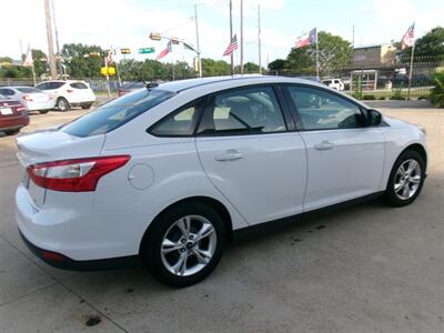 2014 Ford Focus SE - Photo 13 - Houston, TX 77040