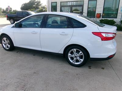 2014 Ford Focus SE - Photo 8 - Houston, TX 77040