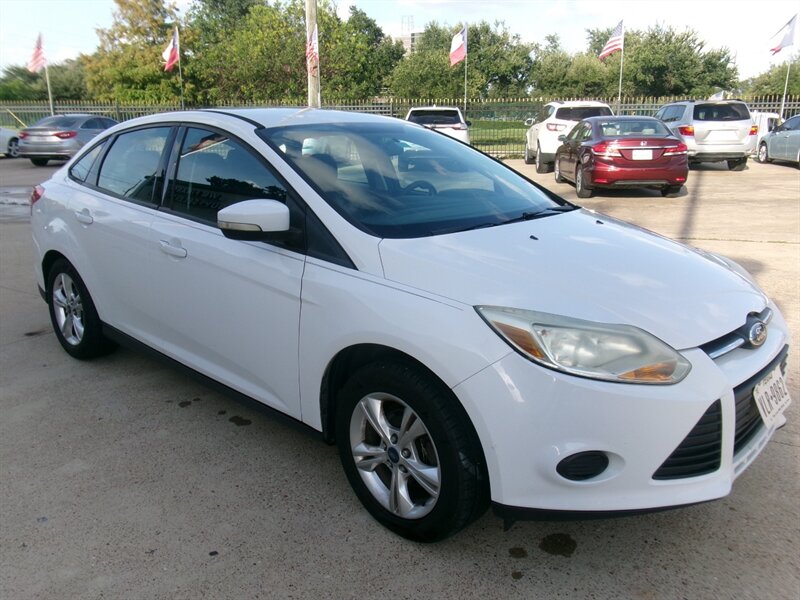 2014 Ford Focus SE - Photo 18
