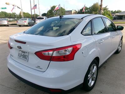 2014 Ford Focus SE - Photo 11 - Houston, TX 77040