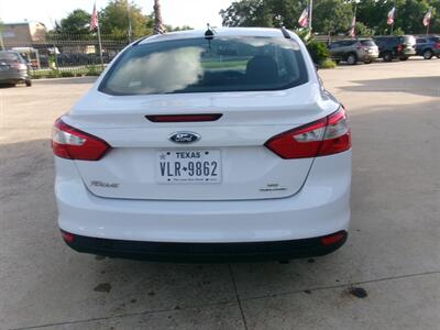 2014 Ford Focus SE - Photo 10 - Houston, TX 77040