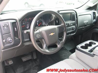 2018 Chevrolet Silverado 1500  W/T, 4X2,  5.3L V8, LOW,LOW 43,000 MILES - Photo 2 - North Platte, NE 69101