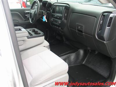 2018 Chevrolet Silverado 1500  W/T, 4X2,  5.3L V8, LOW,LOW 43,000 MILES - Photo 19 - North Platte, NE 69101