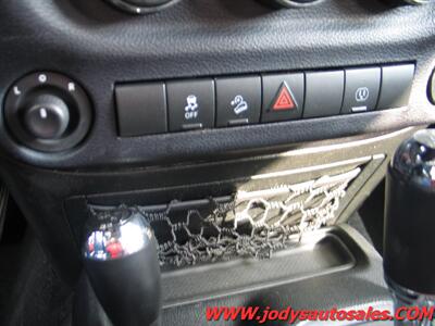 2014 Jeep Wrangler Sahara  Sahara, 4WD, 3.6L V6 , LOW 87,000 MILES - Photo 17 - North Platte, NE 69101