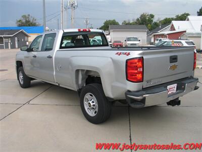 2018 Chevrolet Silverado 2500  W/T, 4WD, CREW CAB, LONG BOX, 6.0L V-8 - Photo 31 - North Platte, NE 69101