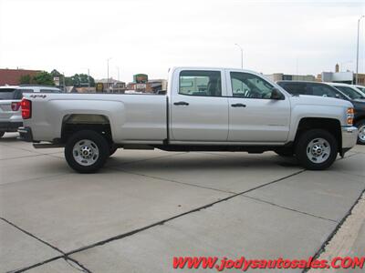 2018 Chevrolet Silverado 2500  W/T, 4WD, CREW CAB, LONG BOX, 6.0L V-8 - Photo 34 - North Platte, NE 69101
