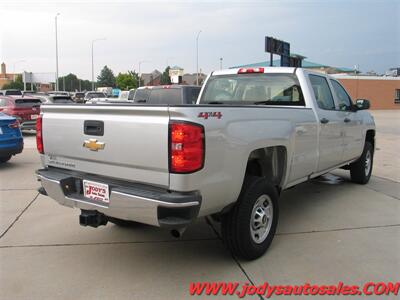 2018 Chevrolet Silverado 2500  W/T, 4WD, CREW CAB, LONG BOX, 6.0L V-8 - Photo 33 - North Platte, NE 69101