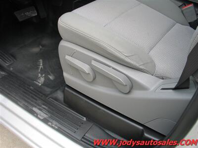 2018 Chevrolet Silverado 2500  W/T, 4WD, CREW CAB, LONG BOX, 6.0L V-8 - Photo 4 - North Platte, NE 69101