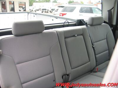 2018 Chevrolet Silverado 2500  W/T, 4WD, CREW CAB, LONG BOX, 6.0L V-8 - Photo 25 - North Platte, NE 69101