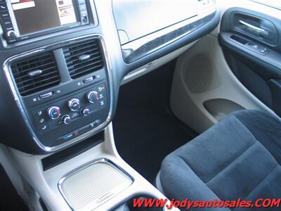 2016 Dodge Grand Caravan SXT  SXT, LOW, LOW 20,000 MILES - Photo 19 - North Platte, NE 69101