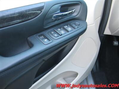 2016 Dodge Grand Caravan SXT  SXT, LOW, LOW 20,000 MILES - Photo 3 - North Platte, NE 69101
