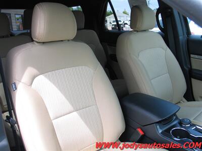 2017 Ford Explorer Base. 4WD, 3RD ROW SEATING, LOW 60,000 MILE - Photo 23 - North Platte, NE 69101