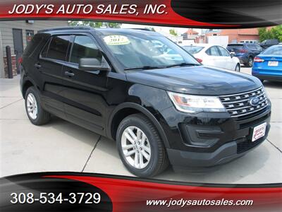 2017 Ford Explorer Base. 4WD, 3RD ROW SEATING, LOW 60,000 MILE - Photo 1 - North Platte, NE 69101