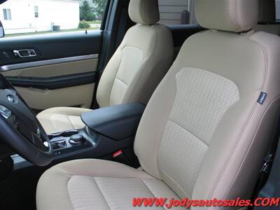 2017 Ford Explorer Base. 4WD, 3RD ROW SEATING, LOW 60,000 MILE - Photo 5 - North Platte, NE 69101