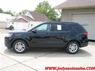 2017 Ford Explorer Base. 4WD, 3RD ROW SEATING, LOW 60,000 MILE - Photo 29 - North Platte, NE 69101