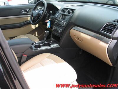2017 Ford Explorer Base. 4WD, 3RD ROW SEATING, LOW 60,000 MILE - Photo 22 - North Platte, NE 69101