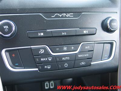 2019 Ford Fusion Hybrid  SE, FWD, HYBRID, 40 MPG - Photo 21 - North Platte, NE 69101
