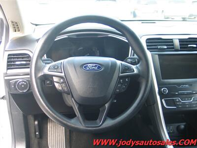 2019 Ford Fusion Hybrid  SE, FWD, HYBRID, 40 MPG - Photo 6 - North Platte, NE 69101