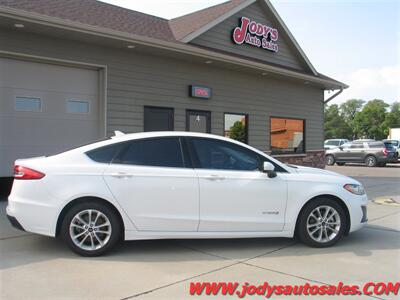 2019 Ford Fusion Hybrid  SE, FWD, HYBRID, 40 MPG - Photo 35 - North Platte, NE 69101