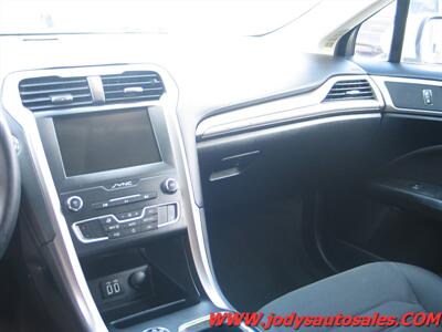 2019 Ford Fusion Hybrid  SE, FWD, HYBRID, 40 MPG - Photo 7 - North Platte, NE 69101
