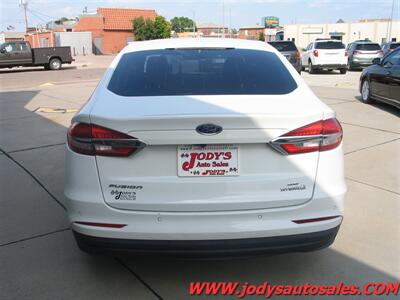 2019 Ford Fusion Hybrid  SE, FWD, HYBRID, 40 MPG - Photo 33 - North Platte, NE 69101