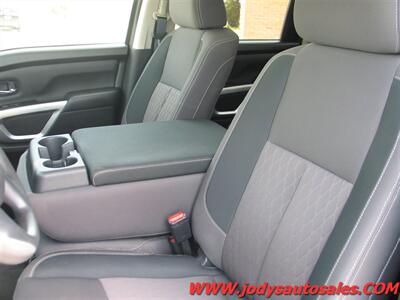 2024 Nissan Titan SV   - Photo 4 - North Platte, NE 69101