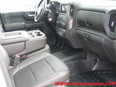 2020 Chevrolet Silverado 2500 W/T, 7'  W/T, Crew Cab, 6.6 V8 Gas, 4x4, LOW MILES - Photo 20 - North Platte, NE 69101