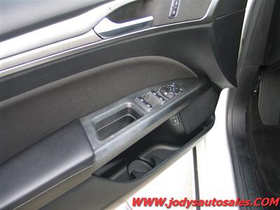 2019 Ford Fusion Hybrid SE  SE, FWD, HYBRID, 40 MPG - Photo 3 - North Platte, NE 69101