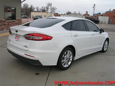 2019 Ford Fusion Hybrid  SE, FWD, HYBRID, 40 MPG - Photo 36 - North Platte, NE 69101