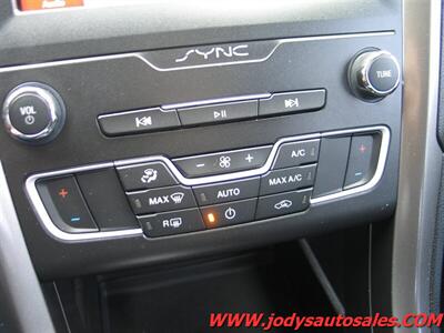 2019 Ford Fusion Hybrid SE  SE, FWD, HYBRID, 40 MPG - Photo 24 - North Platte, NE 69101