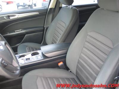 2019 Ford Fusion Hybrid  SE, FWD, HYBRID, 40 MPG - Photo 5 - North Platte, NE 69101