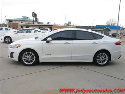 2019 Ford Fusion Hybrid  SE, FWD, HYBRID, 40 MPG - Photo 33 - North Platte, NE 69101