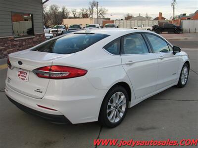 2019 Ford Fusion Hybrid SE SE, 40 MPG - Photo 34 - North Platte, NE 69101