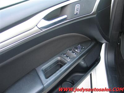 2019 Ford Fusion Hybrid SE SE, 40 MPG - Photo 3 - North Platte, NE 69101