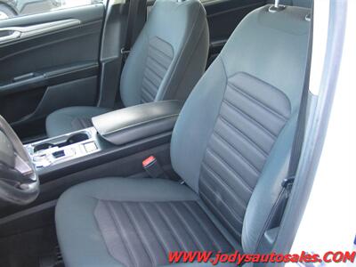 2019 Ford Fusion Hybrid SE SE, 40 MPG - Photo 5 - North Platte, NE 69101