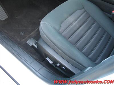 2019 Ford Fusion Hybrid SE SE, 40 MPG - Photo 4 - North Platte, NE 69101