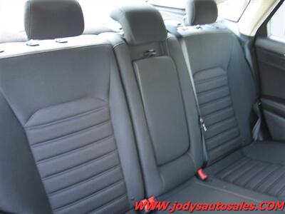 2019 Ford Fusion Hybrid SE SE, 40 MPG - Photo 27 - North Platte, NE 69101