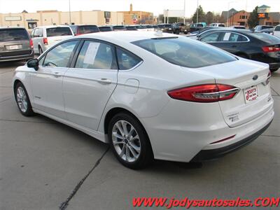 2019 Ford Fusion Hybrid SE SE, 40 MPG - Photo 32 - North Platte, NE 69101
