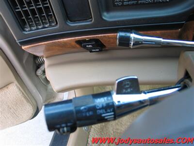 1993 Buick Park Avenue  3800 V6 - Photo 8 - North Platte, NE 69101