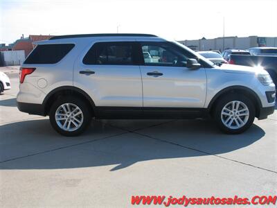2017 Ford Explorer  BASE, 4WD, 3RD ROW SEAT, LOW 48,000 MILES - Photo 32 - North Platte, NE 69101