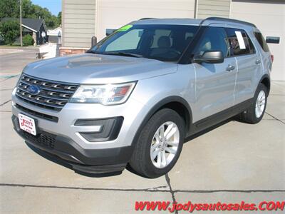 2017 Ford Explorer  BASE, 4WD, 3RD ROW SEAT, LOW 48,000 MILES - Photo 2 - North Platte, NE 69101
