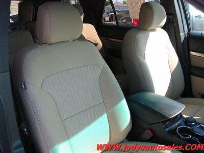 2017 Ford Explorer  BASE, 4WD, 3RD ROW SEAT, LOW 48,000 MILES - Photo 21 - North Platte, NE 69101