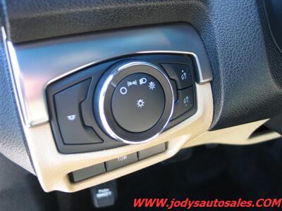 2017 Ford Explorer  BASE, 4WD, 3RD ROW SEAT, LOW 48,000 MILES - Photo 7 - North Platte, NE 69101