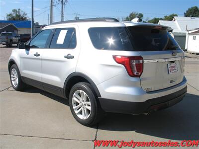 2017 Ford Explorer  BASE, 4WD, 3RD ROW SEAT, LOW 48,000 MILES - Photo 29 - North Platte, NE 69101
