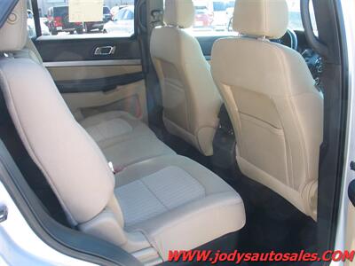2017 Ford Explorer  BASE, 4WD, 3RD ROW SEAT, LOW 48,000 MILES - Photo 22 - North Platte, NE 69101