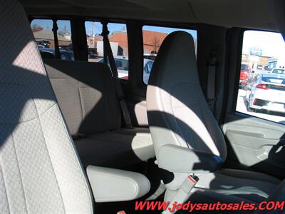 2015 Chevrolet Express LS 2500  LS 2500 12 PASSENGER VAN 6.0 V-8 - Photo 21 - North Platte, NE 69101