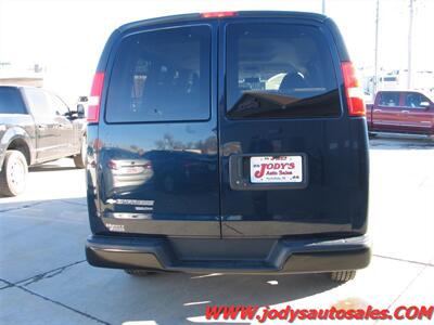 2015 Chevrolet Express LS 2500  LS 2500 12 PASSENGER VAN 6.0 V-8 - Photo 30 - North Platte, NE 69101