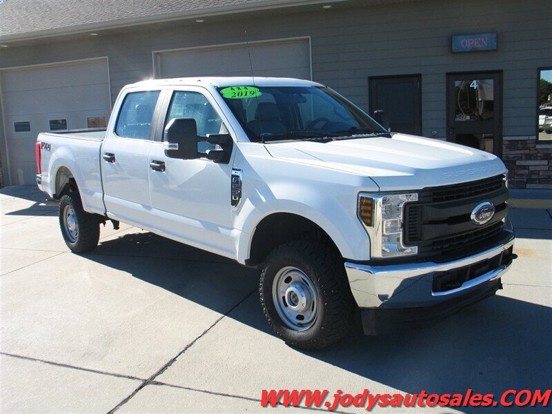 2019 Ford F-250 XL  XL, Crew CAB, 8' Box, 4X4, 6.2 V8 - Photo 1 - North Platte, NE 69101